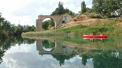 KAYAK EN EL RIO TAJO A SU PASO POR ZORITA DE LOS CANES